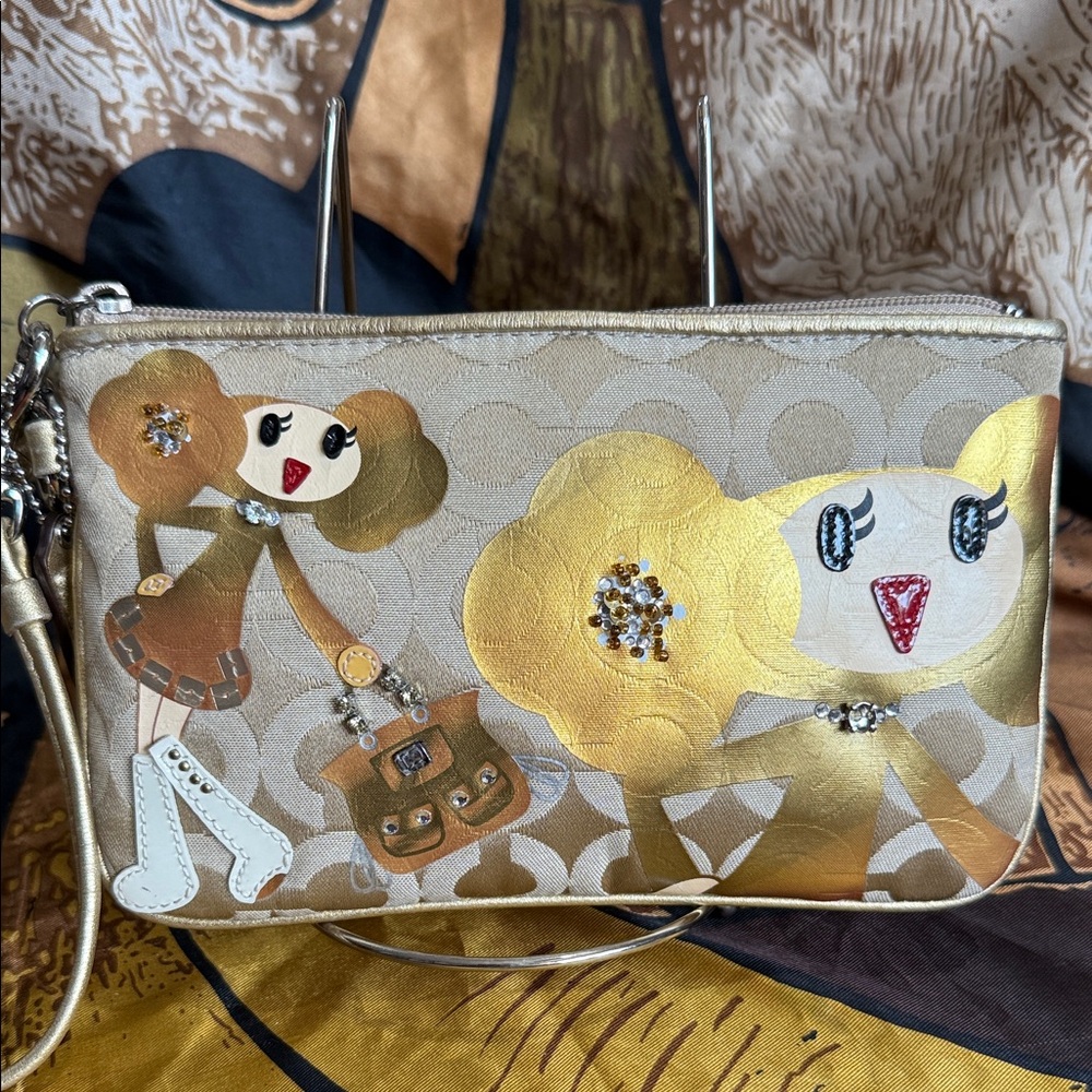 Coach Poppy Goldie Wristlet Signature and Gold Women's Bag Medium SZ.